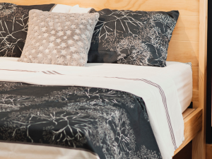 VETA<span style="font-weight: 300; font-size: 24px; display: block;">Cama Doble </span>