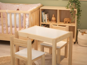 KIDS <span style="font-weight: 300; font-size: 24px; display: block;">Set mesa+2 sillas </span>